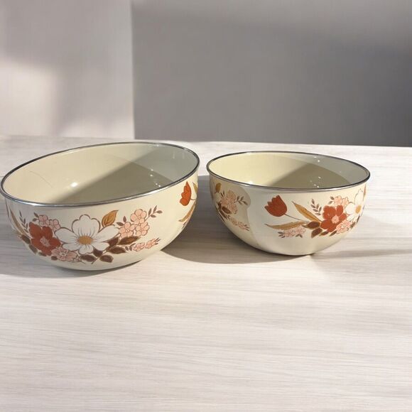 White Enamel Coated Nesting Bowls With Metal Rims Dogwood Florals 8.5 & 7.5 MCM - Picture 1 of 16